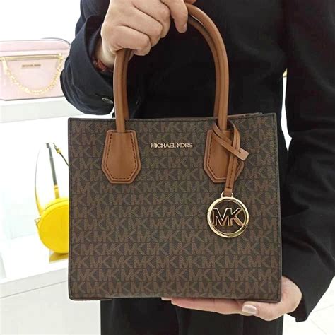 túi xách michael kors mẫu mới nhất